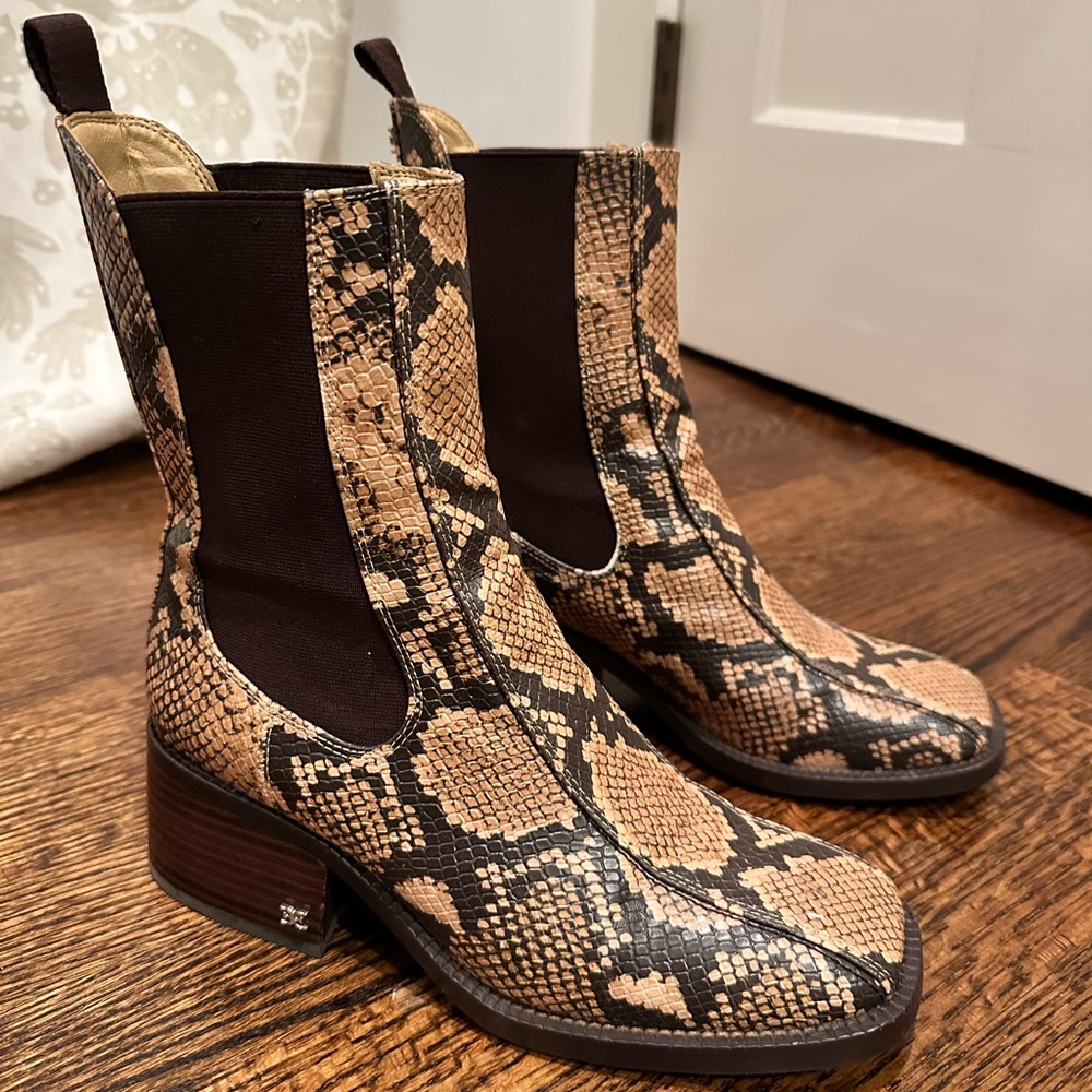 Sam Edelman Tan and Black Snake Print Chelsea Boots